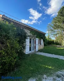 Castres maisonnette proche du centre ville, parking et jardin - Image 1