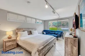 OCEAN FRONT - STUNNING VIEWS- VACATION PARADISE!! - Image 3