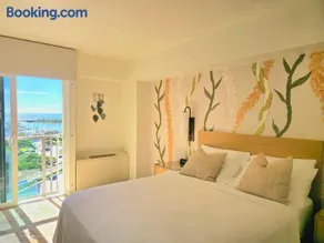 Ocean View Room at Ala Moana Hotel- Fees include - Image 3