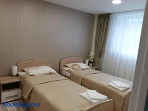 Apartment with private entrance - Image 3