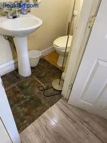 2131 Double Room with Private Bathroom - Image 4