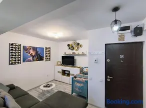 Mamaia Beach Apartment - Image 3