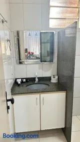 Casa espaçosa, 03 Quartos, Área Gourmet, Garagem - Image 3