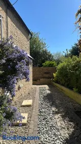 Entire Cotswolds barn retreat - Image 2
