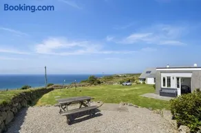 Clifftop Home Panoramic Sea View Garden Parking - Image 3