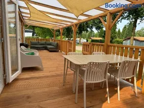 Chalet Casablanca, nieuwbouw op fantastisch 5-sterren vakantiepark met zwembaden - Image 1