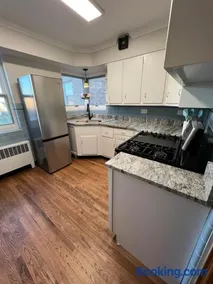 Charming Cozy 2 br 1 ba apt near Oak Park fast wifi near transportation - Image 4