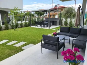 Olea Valley Holiday Villa - Image 2