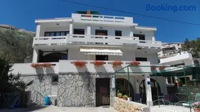 Apartment Batomalj - Image 1