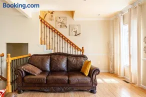 Luxury & Jolly Private Room in DC - Image 5