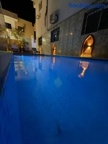 KR Hotel - Image 2