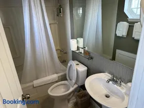 Island House Historic Vacation Rentals - Image 3