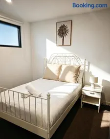 Box Hill Apartment Ccentral Heart - Image 3