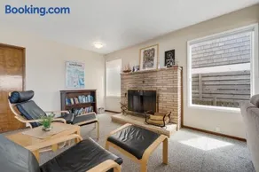 Oceanview 4BR Steps to Beach Family Retreat - Image 1