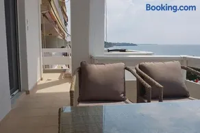Luxury apartment on the first line ! - Image 3