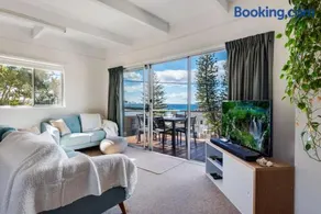 Beach House On Booth - Image 2