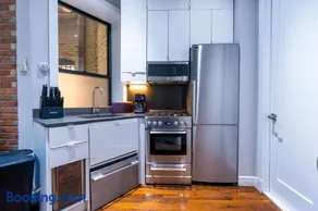 Central Park Suite - 4 Bedroom with Self Check-in - Image 1