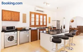 Red Rock Apartments - Image 2