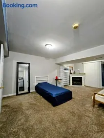 MALE Only Shared Basement - Image 4