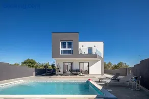Vila VIKS - Image 1