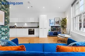 Stylish 1 Bedroom Apartment Near Heathrow, Windsor Castle, Thorpe Park - Staines London TW18 - Image 3