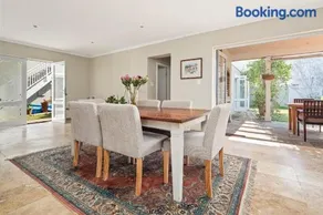 Sunny Thesen Islands Cottage - Image 4