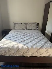 Private room in Windsor - Image 2