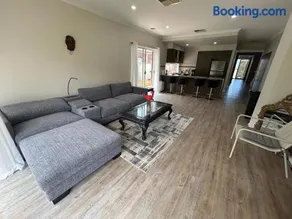 Green and sereen home in western suburbs - Image 3