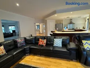 Coastal Retreat - Secret Harbour - Image 1