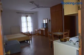 Hostel Gerakina ΙΙ - Image 3