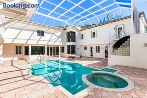 Casa Parkland Private Resort Courtyard Pool - Image 2