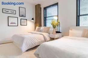 Fashion Loft 2 bedroom Downtown - Image 3