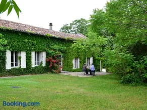 Gîte spacieux avec jardin, piscine, cheminée, et équipements bébé au cœur des vignes du Cognac - Image 1
