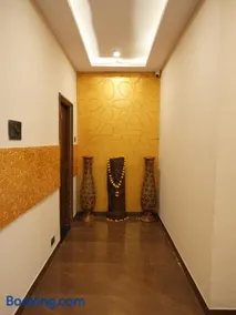 MD's GOLDEN MIST- Vaishali Nagar - Image 1