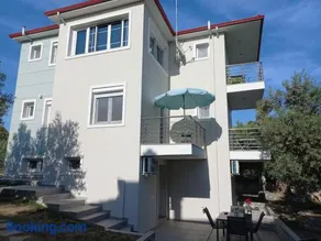 Sandra's luxury stay - Image 1