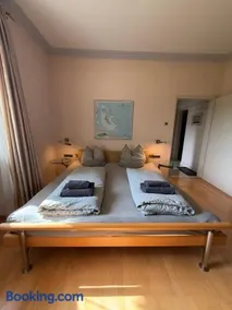 Lautertal Panorama-Suite - Kingsize-Bett & Badewanne & Dusche - Raucherbereich vor überdachten Terrasse - Rosengarten - Parkplätze 15m entfernt- Naturschutzgebiet vor Haustüre - sehr ruhige Gegend - Self-Checkin - 45qm2 - Image 3