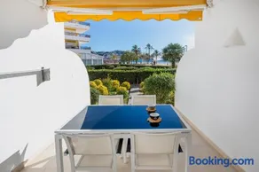 Apartamento a pie de playa, climatizado y parking - Image 2