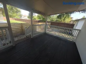 Pet Friendly Sleeps 9 HighSpeed WiFi 500MBPS Plus - Image 3