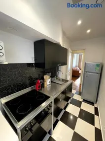 Elegant 2-bedroom apartment near Paris & Château de Vincennes - Image 4