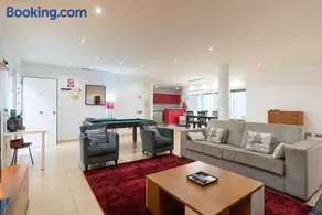 Apartamento con billar junto al mar en Málaga - Image 1