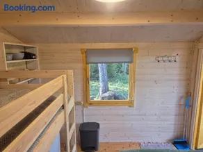 Lonni camping in nature - Image 1