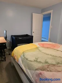 Private basement suite - Image 4
