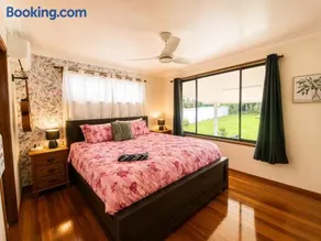 Camellia Hideaway - Image 2