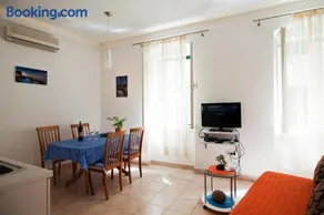 Val Apartments - Image 2