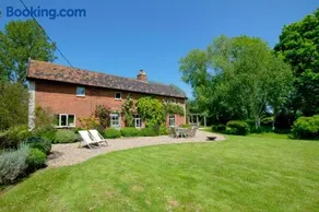 4 Bed in Walpole oc-brof - Image 2