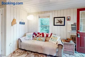Holiday House - Cottage 4 - Image 1