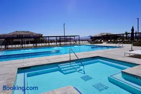Desert Retreat with Fire Pit, Pool, and Hot tub - Image 1