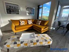 Meadow House - Image 3