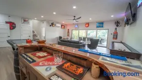 Beaver Lake Retreat with Hot Tub & Game Room - Image 3