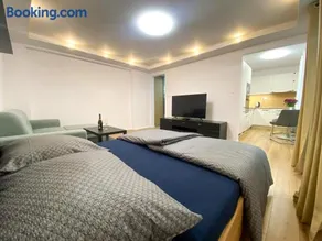Modern Flat Close to Old Town - Image 2